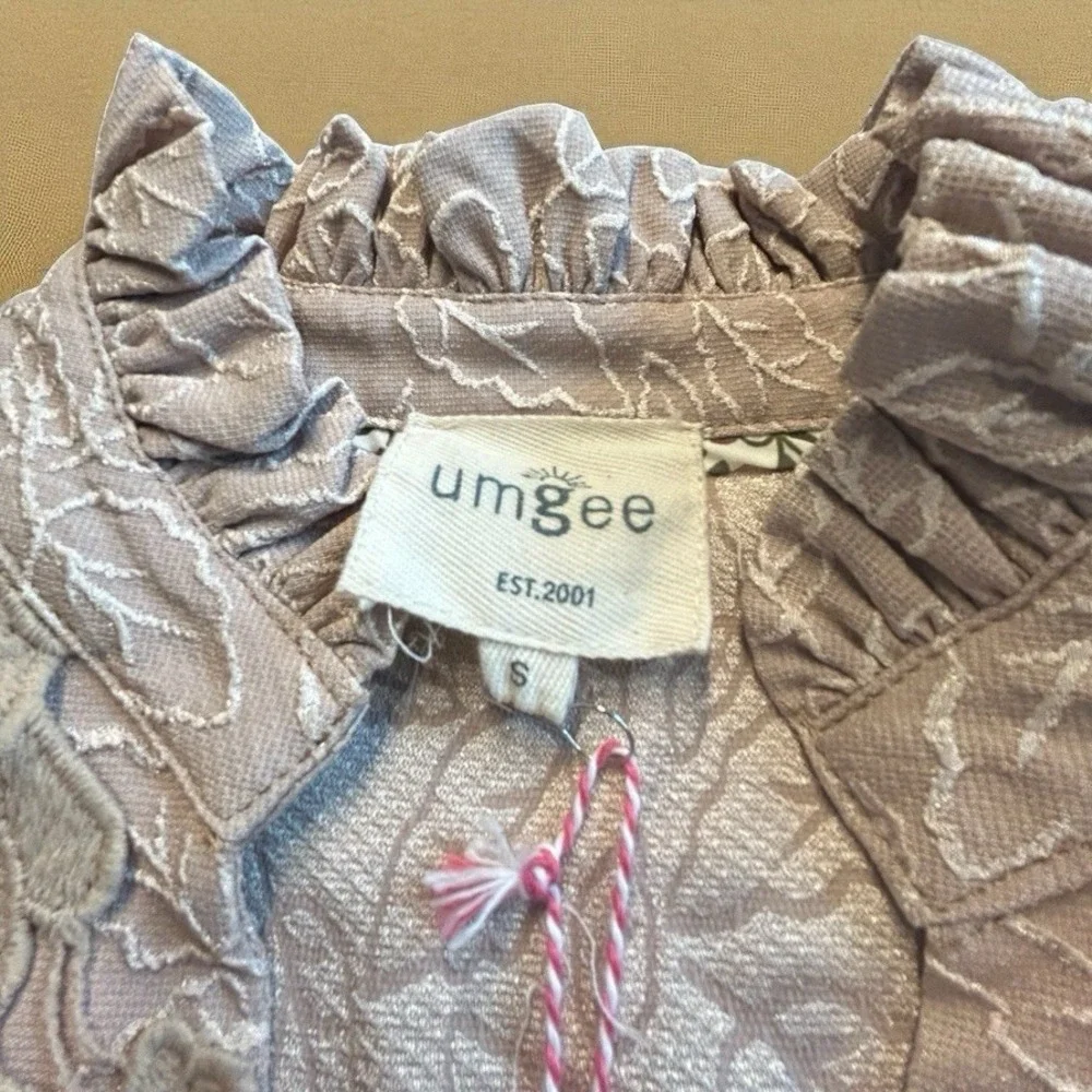 NWT Women's Umgee Jacquard Dress Small Beige Lace‎ Puff Sleeve Floral Boho Shift